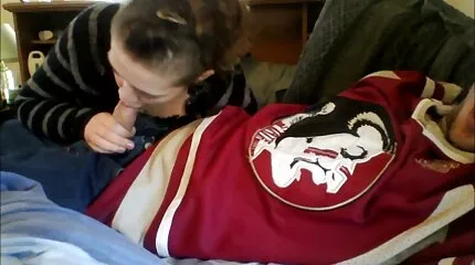 شربت محارم سكس عربي الشمبانيا وتزاوج في المكتب
