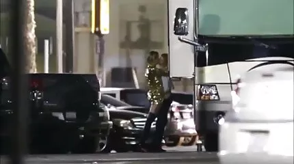 يتمتع الروس غير الأكفاء ماشا وكوليا بالجنس الخفيف في الشقة افلام محارم عرب نار