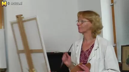 الرجل يمارس الجنس مع ليف الصغيرة ويصب سكس عربي اخوات الحيوانات المنوية الموحلة في بوسها.