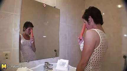 كانت الحلمة الممتثلة تمارس الجنس بورنو امهات عرب مع فناني البيك اب في سانت بطرسبرغ