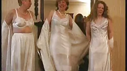 فتاة متطورة منحنية بالسرطان وأخذت ديكًا في الحمام سكس عربي محارم قصص