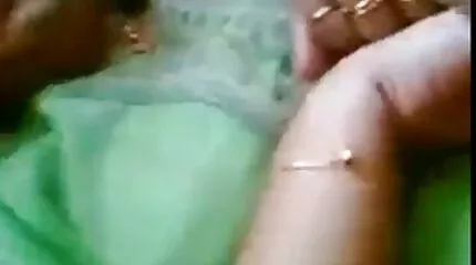 كان الأخ والأخت قصص محارم عرب يمارسان الجنس في غرفة النوم