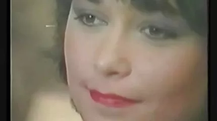 أراد بيتر جرين إذلال المعلمة جوليان ، لكنه مارس الجنس بدلاً من محارم عرب ذلك