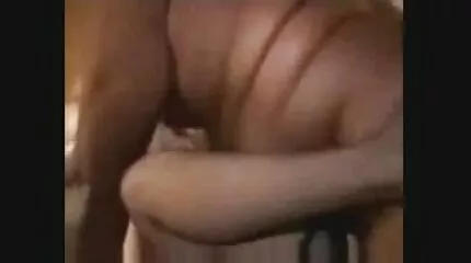 التقى صهر فيديو سكس عرب محارم المستقبل بسعادة مع آفا كوكس كبيرة الصدر.