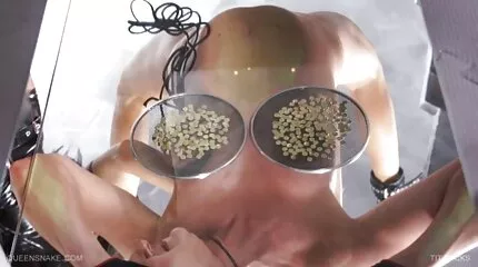 عرضت عاهرة تشيكية أن تمارس الجنس مع نفسها بنصف السعر في عربة نقل سكس محارم العرب