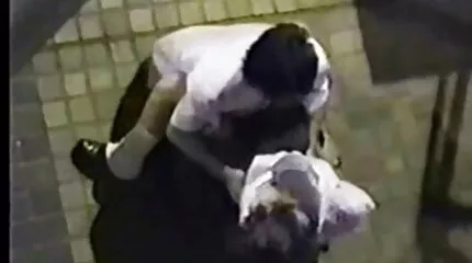 الكلبة الروسية مع هزاز قصص سكس محارم عرب في بوسها تمتص صديقها في غرفة القياس
