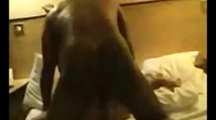 مدلك سكس العرب محارم الجنس ريكي مع صديقته المكسورة لانا رودس من شخص واحد