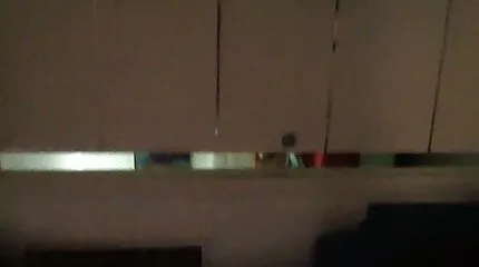 الاستمناء مع الساقين. سكس عربي محارم قصص