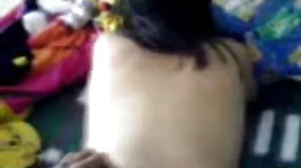 الرجل الذي لديه فجل رقيق عليه أن سكس العرب محارم يمزق كس السروال الذي يرتدي السراويل القصيرة.