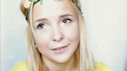 أخ غير شقيق يسحب محارم عرب مهبل أخته المبلل فوق قضيبه