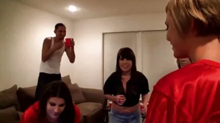 زنا المحارم لابن روسي محارم عرب سكس وأم من عمر بلزاك في سرير مريح