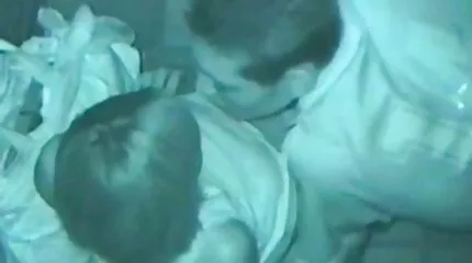 السيد افلام سكس محارم عرب يجلد الآسيوية ضيقة العينين ألينا لي.