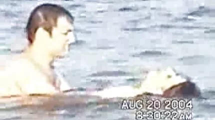 نشرت الفيفا الجميلة ميشيل جيمس ساقيها أمام اللقيط سكس عرب محارم بيت.
